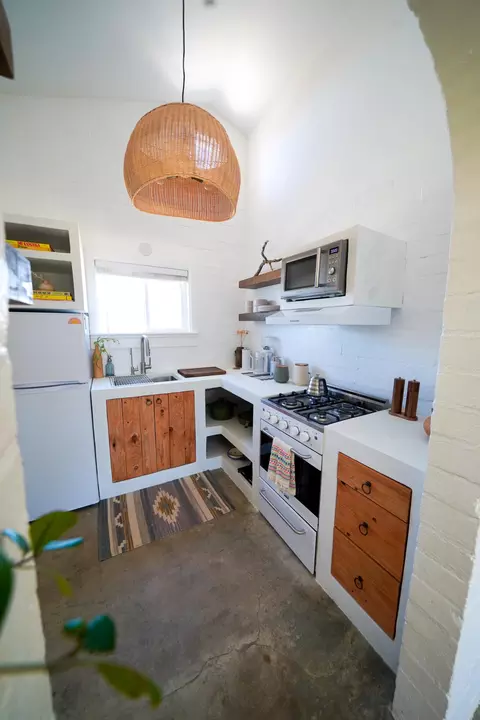 Kitchen - 61887 Grand View Cir, Joshua Tree, CA 92252 photo 14 of 17
