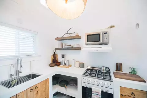 Kitchen - 61887 Grand View Cir, Joshua Tree, CA 92252 photo 3 of 17