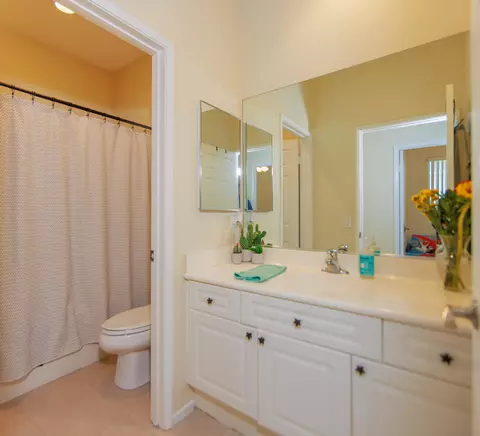 Bath - 82578 Carrara Ct, Indio, CA 92203 photo 2 of 2