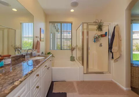 Bath - 82578 Carrara Ct, Indio, CA 92203 photo 1 of 2