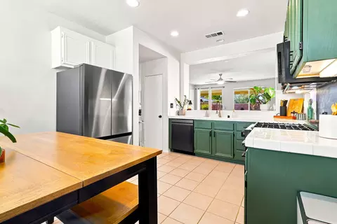 Kitchen - 1522 Sutherland St, Lancaster, CA 93534 photo 4 of 4