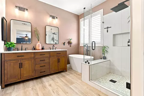 Bath - 1522 Sutherland St, Lancaster, CA 93534 photo 1 of 4