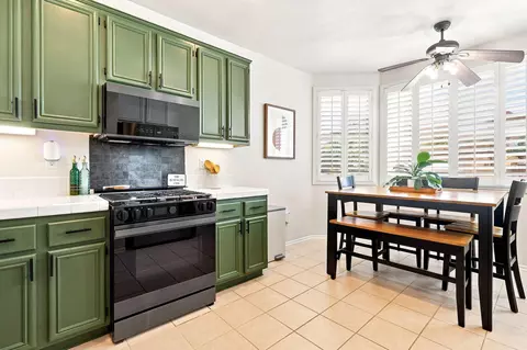 Kitchen - 1522 Sutherland St, Lancaster, CA 93534 photo 3 of 4