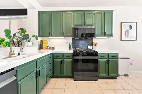 Kitchen - 1522 Sutherland St, Lancaster, CA 93534 photo 1 of 4