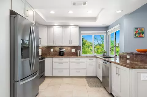 688 N Vallarta Cir, Palm Springs, CA 92262