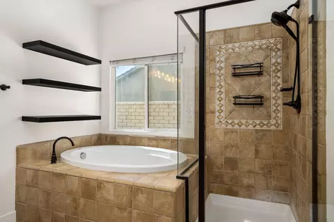 Bath - 41153 Danforth Ct, Indio, CA 92203 photo 2 of 3