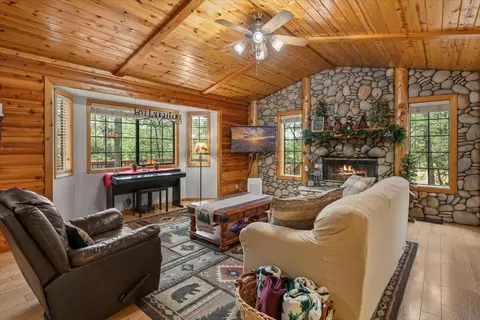 Living - 1354 Silverado Rd, Big Bear City, CA 92314 photo 2 of 4