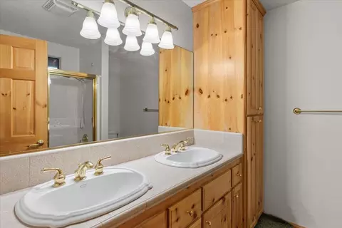 Bath - 1354 Silverado Rd, Big Bear City, CA 92314 photo 2 of 3