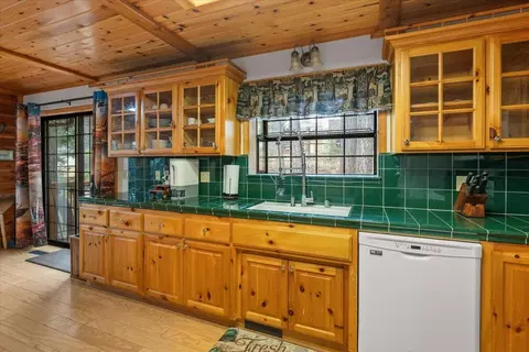 Kitchen - 1354 Silverado Rd, Big Bear City, CA 92314 photo 4 of 4