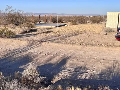777 Lambert Ln, Landers, CA 92285 photo 8
