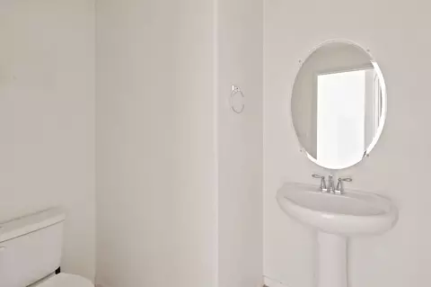 Bath - 84701 Merus Ave, Indio, CA 92203 photo 4 of 4