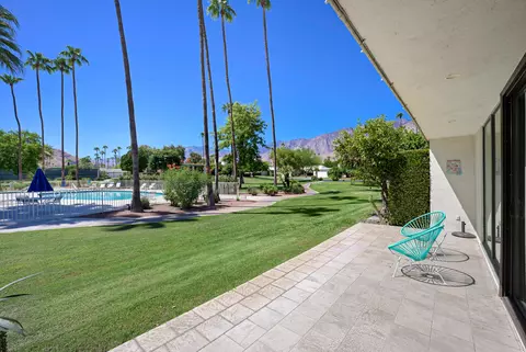 1707 Grand Bahama Dr W, Palm Springs, CA 92264