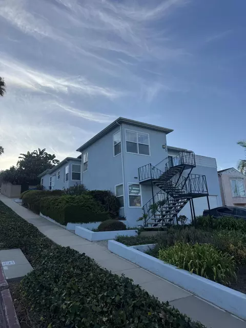 6225 S Verdun Ave, Los Angeles, CA 90043