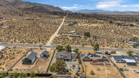 View/Area - 7815 Sunset Rd, Joshua Tree, CA 92252 photo 8 of 12