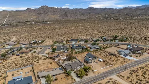 View/Area - 7815 Sunset Rd, Joshua Tree, CA 92252 photo 7 of 12