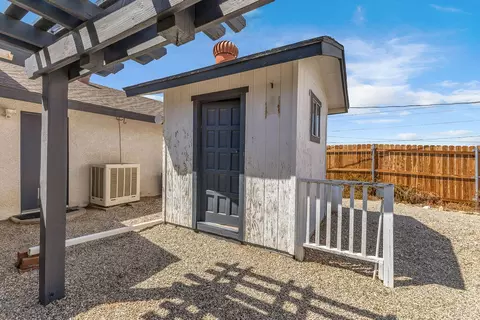 Exterior - 7815 Sunset Rd, Joshua Tree, CA 92252 photo 6 of 18