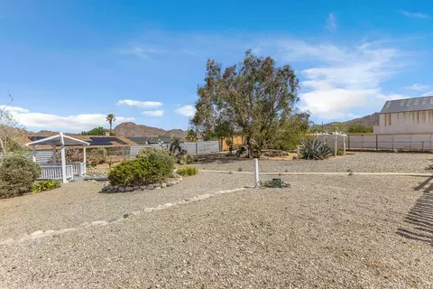 Exterior - 7815 Sunset Rd, Joshua Tree, CA 92252 photo 11 of 18