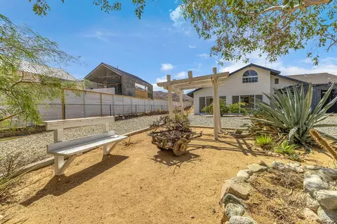 Exterior - 7815 Sunset Rd, Joshua Tree, CA 92252 photo 5 of 18