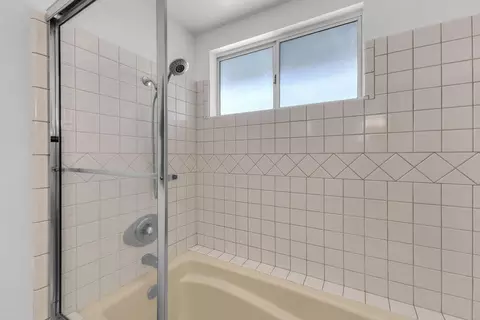 Bath - 7815 Sunset Rd, Joshua Tree, CA 92252 photo 1 of 4