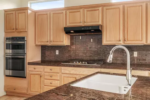Kitchen - 80711 Turnberry Ct, Indio, CA 92201 photo 3 of 5