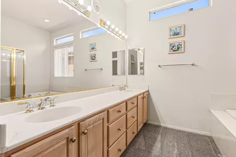 Bath - 80711 Turnberry Ct, Indio, CA 92201 photo 3 of 4