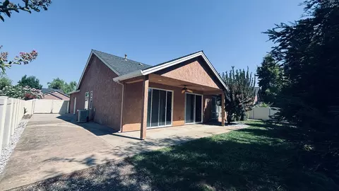 Exterior - 2177 Cadjew St, Redding, CA 96003 photo 11 of 23