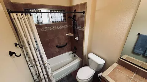 Bath - 2177 Cadjew St, Redding, CA 96003 photo 16 of 16