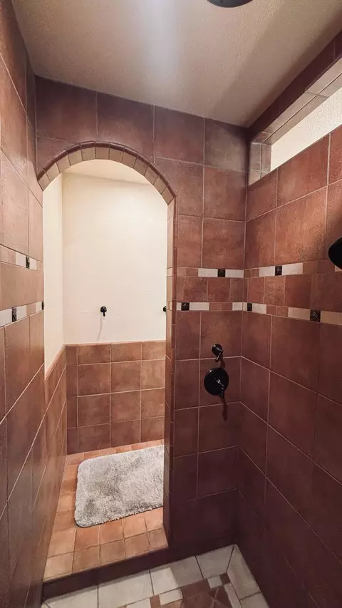Bath - 2177 Cadjew St, Redding, CA 96003 photo 9 of 16