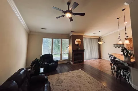Living - 2177 Cadjew St, Redding, CA 96003 photo 2 of 3