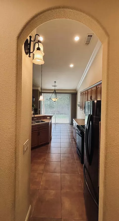 Entry Way - 2177 Cadjew St, Redding, CA 96003 photo 7 of 12
