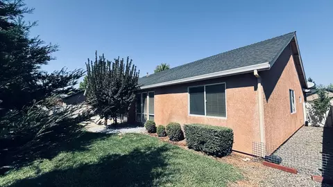 Exterior - 2177 Cadjew St, Redding, CA 96003 photo 17 of 23
