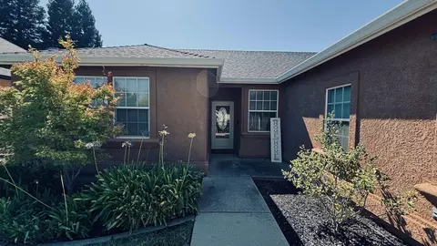 Exterior - 2177 Cadjew St, Redding, CA 96003 photo 6 of 23