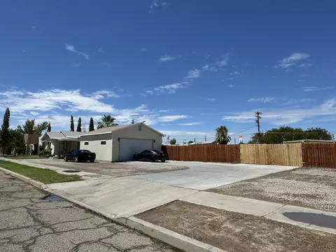 Exterior - 165 S Spring St, Blythe, CA 92225 photo 4 of 8
