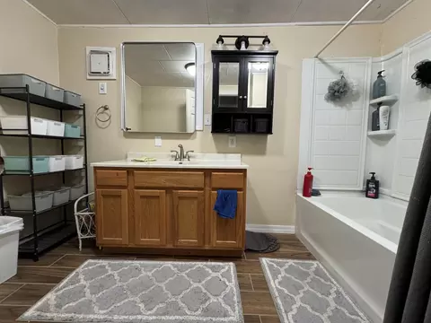 Bath - 165 S Spring St, Blythe, CA 92225 photo 5 of 6
