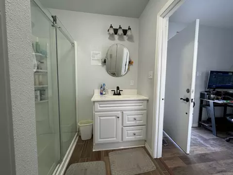 Bath - 165 S Spring St, Blythe, CA 92225 photo 2 of 6