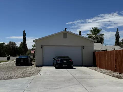 Exterior - 165 S Spring St, Blythe, CA 92225 photo 2 of 8