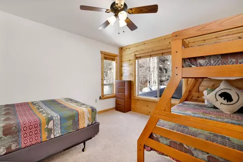Bedroom - 39737 Flicker Rd, Fawnskin, CA 92333 photo 8 of 9