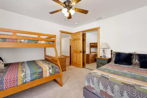 Bedroom - 39737 Flicker Rd, Fawnskin, CA 92333 photo 9 of 9