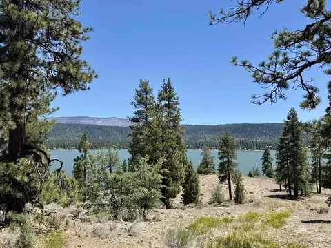 View/Area - 39737 Flicker Rd, Fawnskin, CA 92333 photo 2 of 6