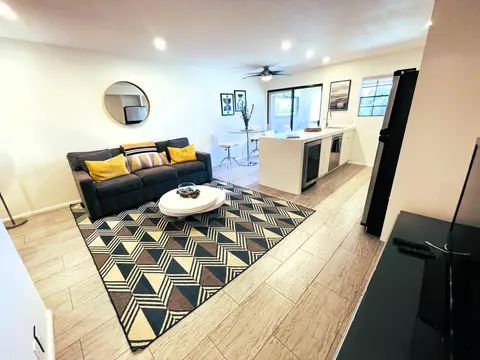 5300 E Waverly Dr, Palm Springs, CA 92264