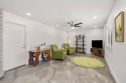 Living - 6829 Palisade Way, Yucca Valley, CA 92284 photo 5 of 7