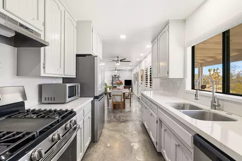 Kitchen - 6829 Palisade Way, Yucca Valley, CA 92284 photo 1 of 4