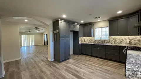 Entry Way - 66820 Harrison St, Thermal, CA 92274 photo 3 of 10