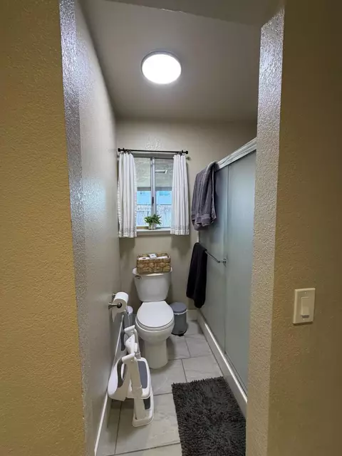 Bath - 80940 Granby Ave S, Indio, CA 92201 photo 3 of 4