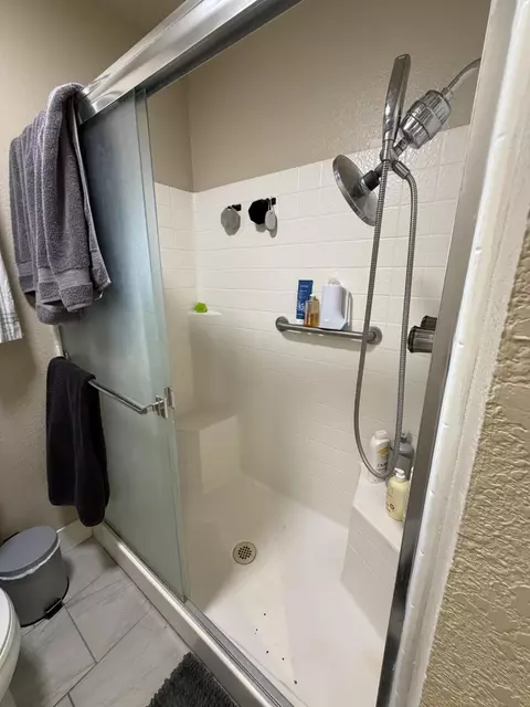 Bath - 80940 Granby Ave S, Indio, CA 92201 photo 4 of 4