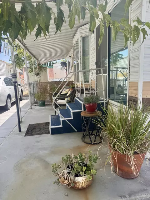 7484 Kickapoo Trl, Yucca Valley, CA 92284