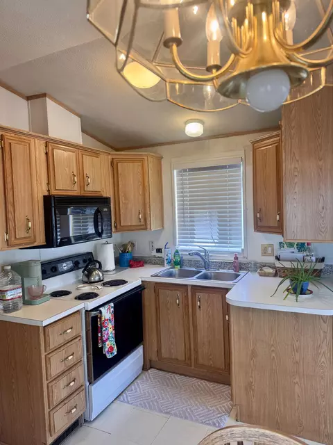 7484 Kickapoo Trl, Yucca Valley, CA 92284 photo 5