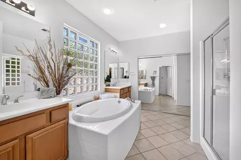 Bath - 82575 Grant Dr, Indio, CA 92201 photo 2 of 5