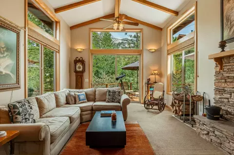 Living - 55370 Silver Tip Ln, Idyllwild, CA 92549 photo 2 of 6