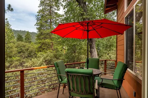 Exterior - 55370 Silver Tip Ln, Idyllwild, CA 92549 photo 8 of 29